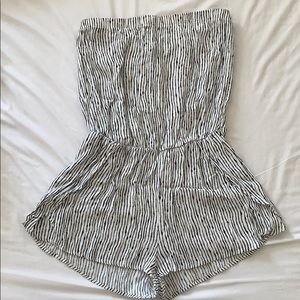 Lulu’s Black & White Tube Top Romper - Medium